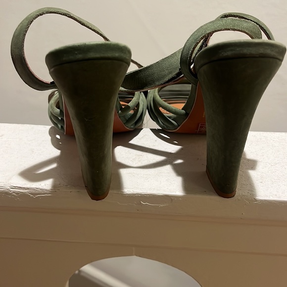 Ankle strap heels - Picture 4 of 4